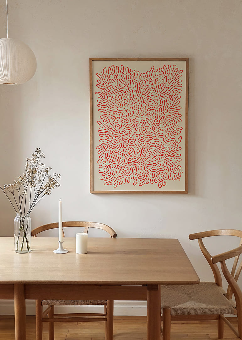 Un patrón arremolinado de líneas rojas sobre un fondo claro-12