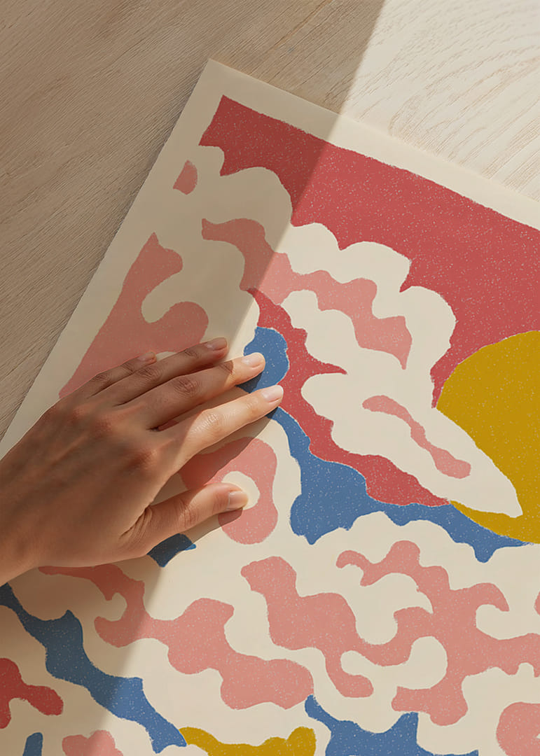 Színes égbolt felhőkkel, amelyek egy aranyló nap körül táncolnak-12