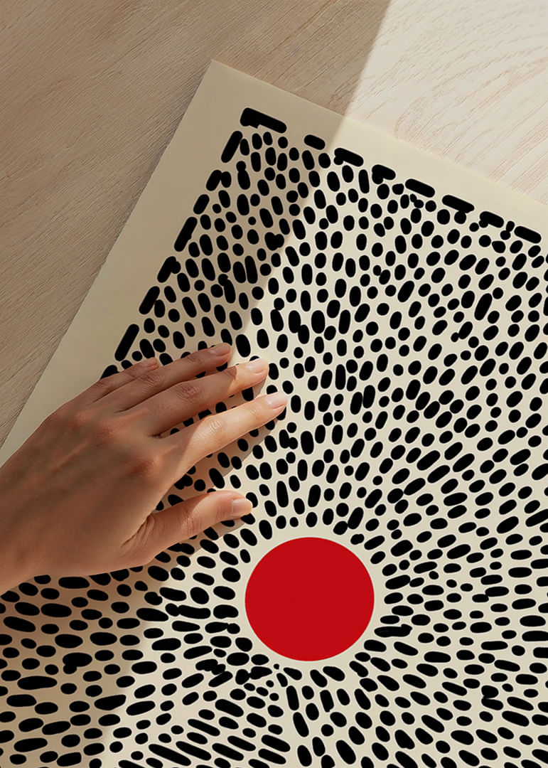 Ein hypnotisches Poster mit einem roten Kreis und einem dynamischen Muster-12