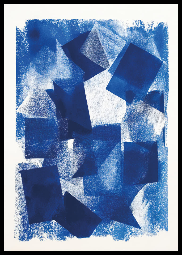 Las formas geométricas azules crean una sensación hipnótica-12