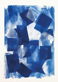 Las formas geométricas azules crean una sensación hipnótica-1