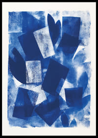 El arte abstracto en tonos azules evoca paz y reflexión.-0