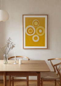 Zelta gredzeni dejo ar eleganci uz silta fona-4