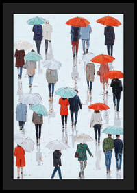 Färgglada paraplyer speglar sig lekfullt i den regnvåta gatan-4