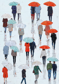 Los coloridos paraguas se reflejan juguetonamente en la calle empapada por la lluvia.-3