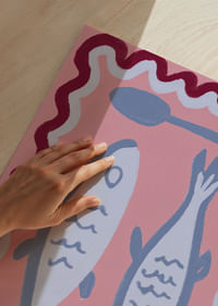 Due pesci in tonalità pastello tenui trasmettono un senso di calma.-3