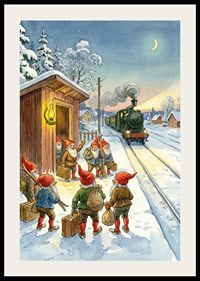 Snöklädd tågstation med tomtar och lyktan som lyser-2