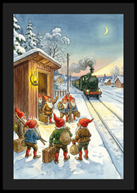 Snöklädd tågstation med tomtar och lyktan som lyser-4
