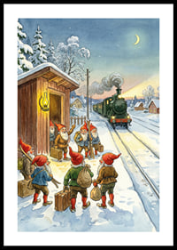 Snöklädd tågstation med tomtar och lyktan som lyser-0