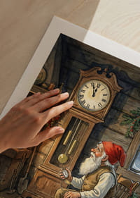 Le Père Noël se repose près de l'horloge dans une cabane bien chaude-5