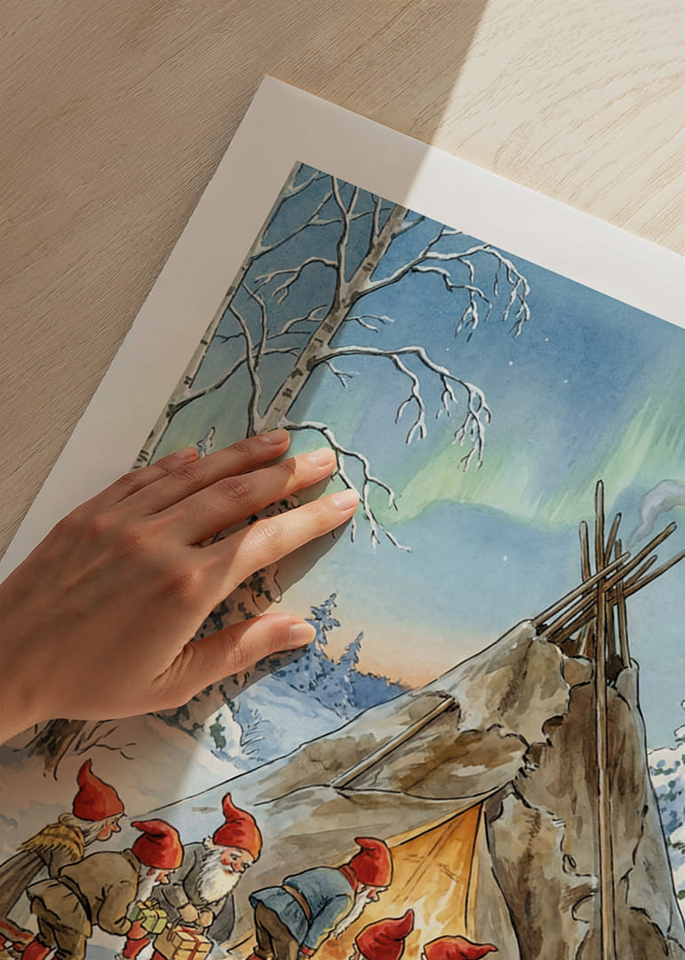 Tomtar samlas i vinterskogen under det glödande norrskenet-12