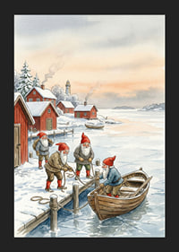 Julstämning vid bryggan med tomtar mot en vinterhimmel-5