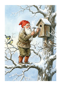 Le Père Noël travaille à la construction d'un nichoir parmi les arbres enneigés-1