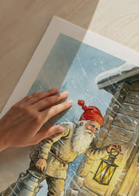 Een Kerstman met een lantaarn en een melkemmer in glinsterende sneeuw-5