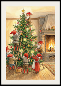 Elfos en feliz compañía alrededor del árbol de Navidad junto a la chimenea.-2