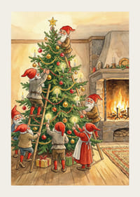 Elfos en feliz compañía alrededor del árbol de Navidad junto a la chimenea.-3