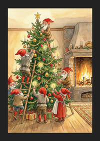 Elfos en feliz compañía alrededor del árbol de Navidad junto a la chimenea.-5