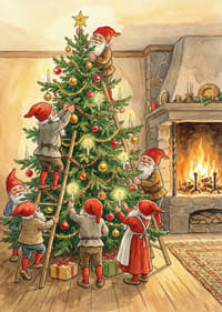 Tomtar i lycklig samvaro runt julgranen vid eldstaden-3