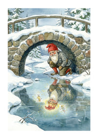 En magisk tomte beundrar sin skimrande spegelbild i vinterlandskapet-1