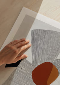 Abstraktné tvary vytvárajú harmonickú rovnováhu a priťahujú diváka.-5