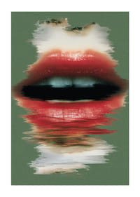 Výrazné červené pery na zelenom pozadí vytvárajú dramatický dojem.-1