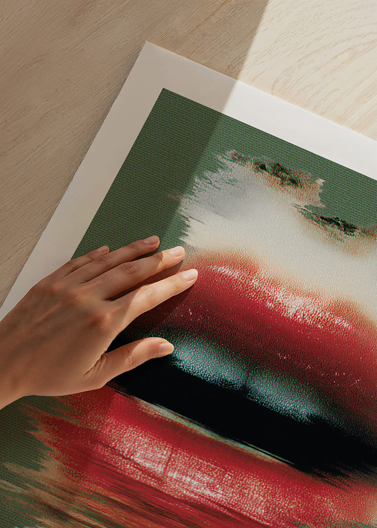 Výrazné červené pery na zelenom pozadí vytvárajú dramatický dojem.-12