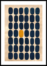 Der Kontrast der blauen Rechtecke vor dem goldenen Hintergrund ist faszinierend.-0