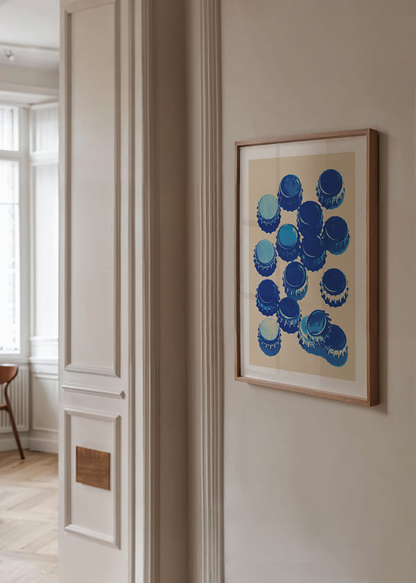 Poster Chromatic Caps crossfade