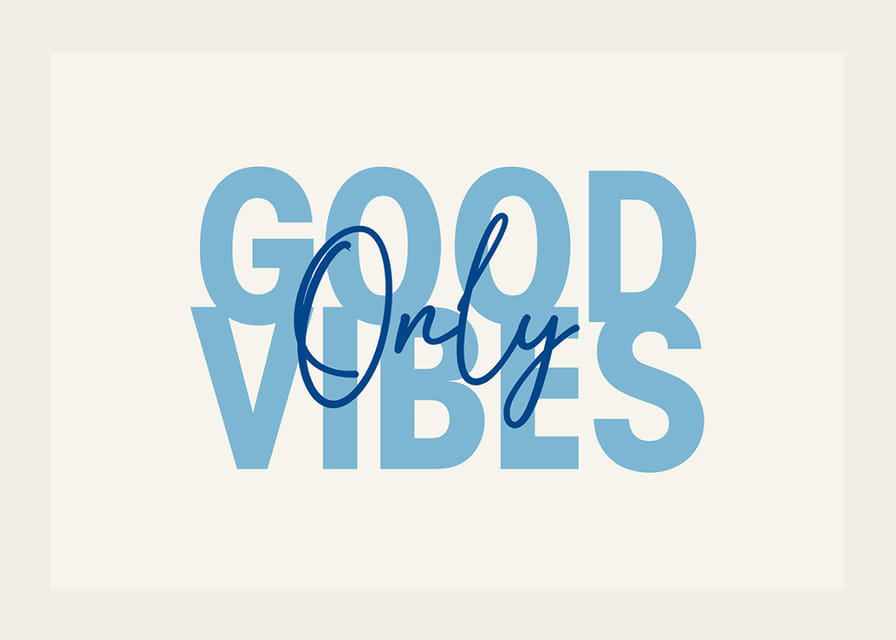 A világos háttéren lévő kék szöveg pozitív hangulatot áraszt.-12