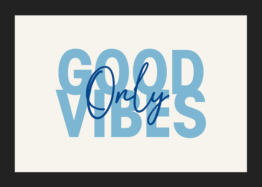 A világos háttéren lévő kék szöveg pozitív hangulatot áraszt.-12