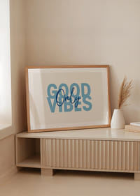 Blauer Text auf hellem Hintergrund verbreitet positive Stimmung.-4