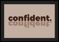 Minden egyes szóból önbizalom tükröződik, azonnal megragadja a figyelmet.-4