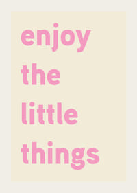 Un texte rose pâle sur fond beige offre une inspiration chaleureuse.-3