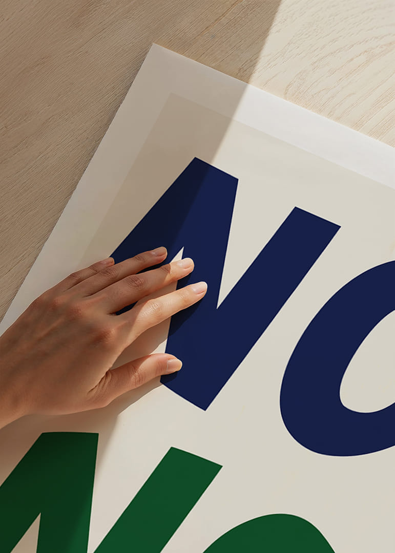 Dois "NÃOs" impactantes em cores vibrantes transmitem uma mensagem forte.-12