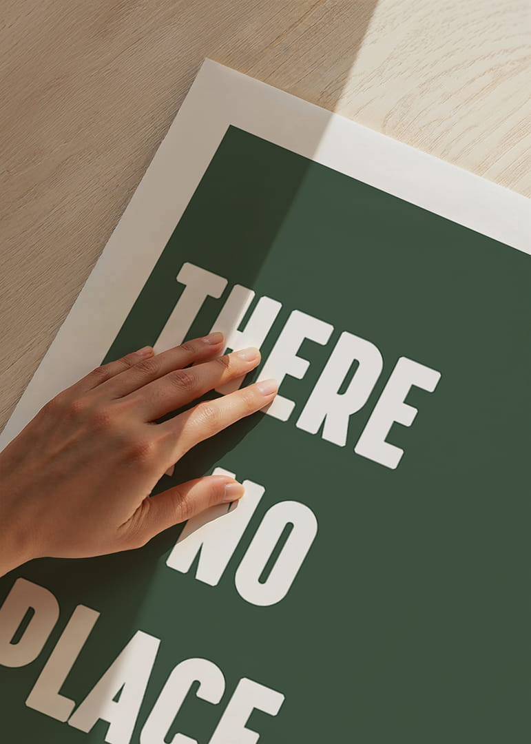 Palavras inspiradoras num cartaz que transmite o aconchego do lar.-12