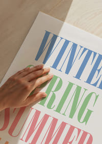 Des saisons colorées dans une typographie élégante.-5