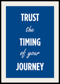 Inspirerande citat mot en djupblå bakgrund.-2