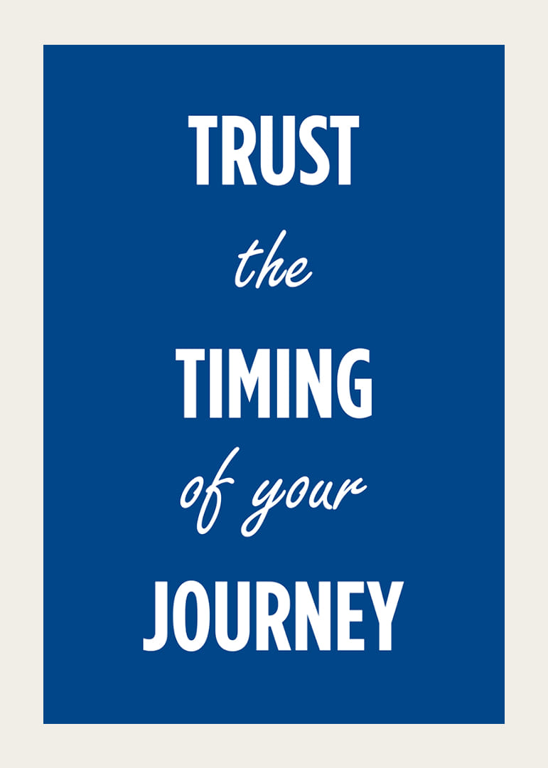 Inspirerande citat mot en djupblå bakgrund.-12