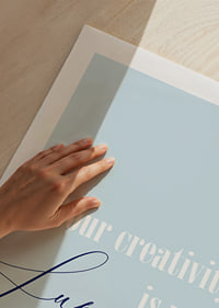 Kreativitet är din superkraft i denna inspirerande poster.-9