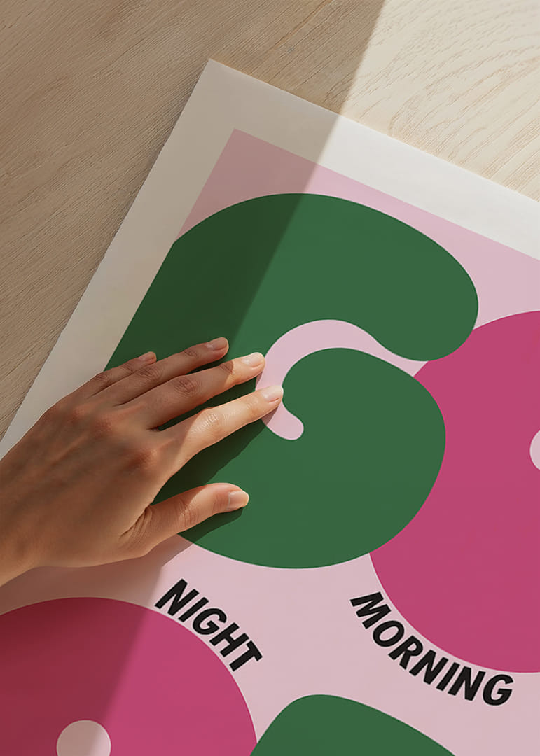 Färgglad poster med lekfulla former för morgon och natt.-12