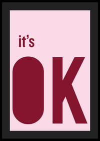 Lyserød og rød plakat med et beroligende budskab.-4