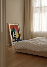 Kleurrijke vormen zorgen voor een speelse en dynamische uitstraling.-4