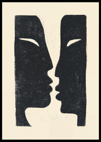 Zwei Gesichter im Gespräch, die einen dramatischen Kontrast bilden.-2