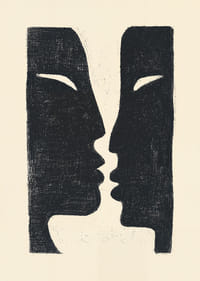 Zwei Gesichter im Gespräch, die einen dramatischen Kontrast bilden.-3