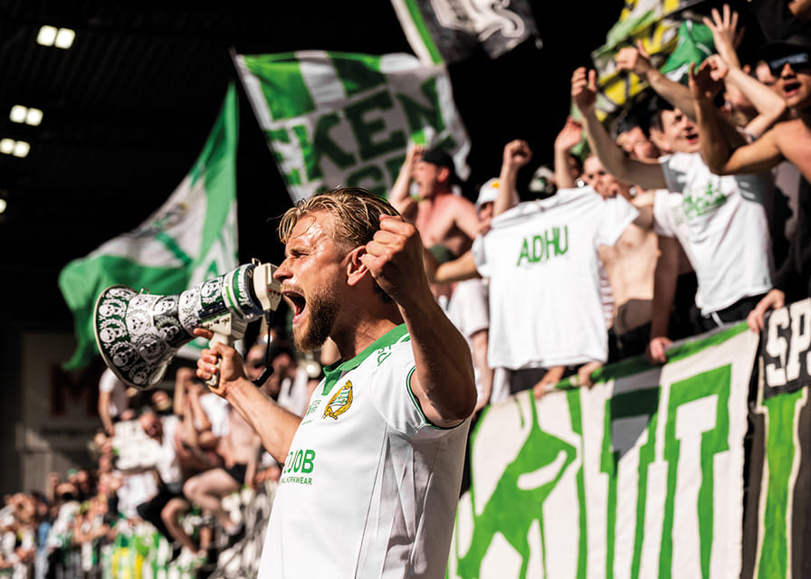Simon Strand Hammarby Med Supportrar 2025 No2-12
