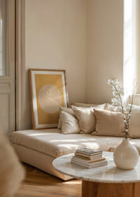 Linnud lendavad kuldses rahu ja ilu sfääris.-4