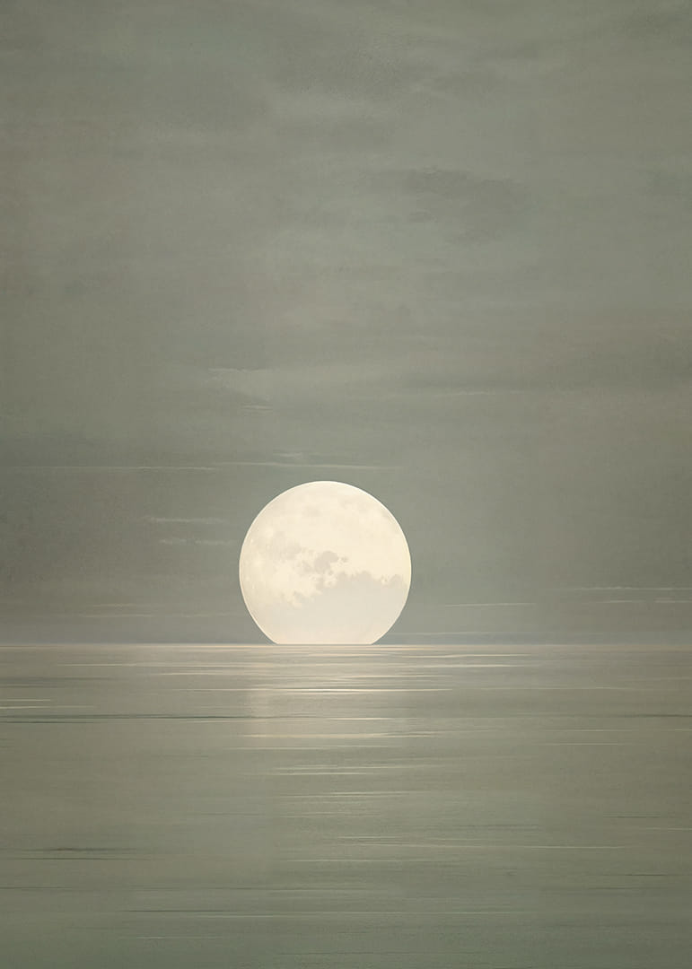 Kuu vaikne valgus peegeldub rahulikus vees.-12