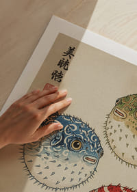 Traditsioonilise kujundusega värviliste tuulekalade ilutulestik.-5