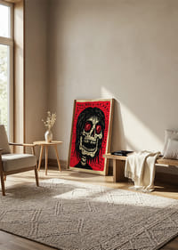 En uhyggelig plakat med en lys rød baggrund og et intenst blik.-2