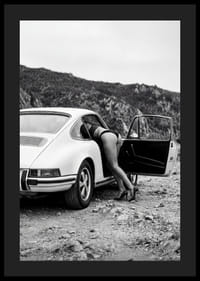 An elegant blend of the classic Porsche 911 and sophisticated style.-4